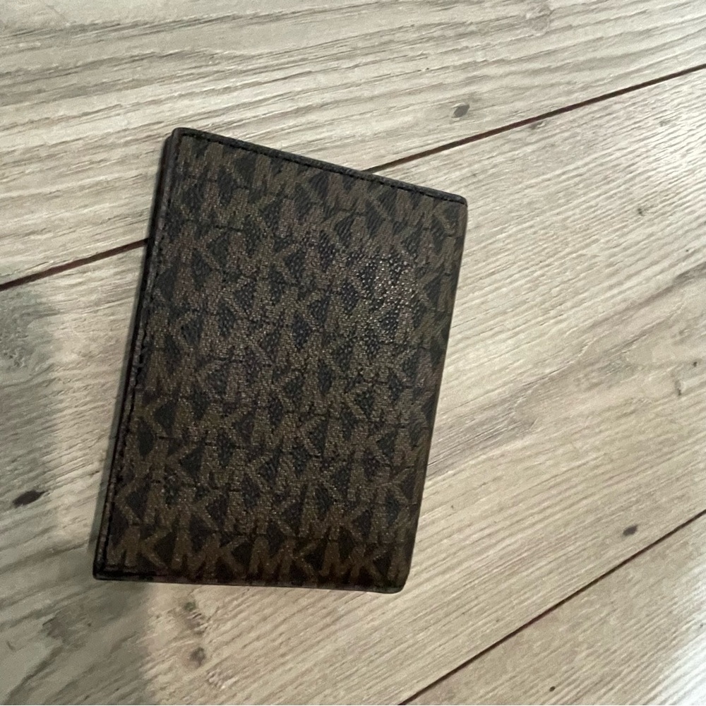 Michael Kors Monogram Key & Card Holder - Black and Brown NWOT - Picture 3 of 7